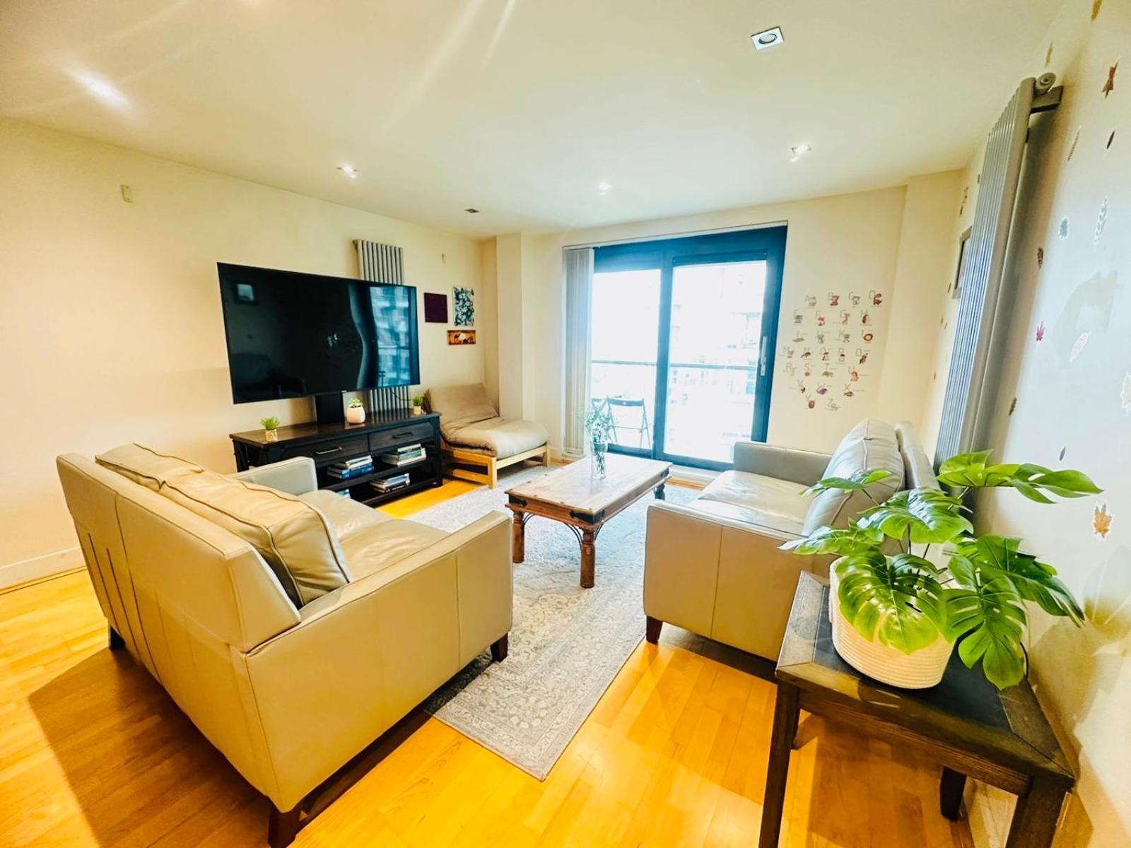 Modern 2Bed 2Bath Apartment Canary Wharf - Upto 5 Person ロンドン エクステリア 写真