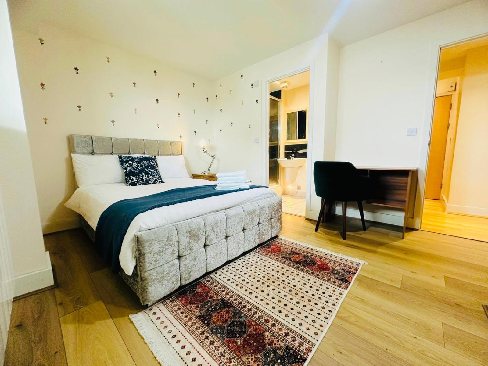 Modern 2Bed 2Bath Apartment Canary Wharf - Upto 5 Person ロンドン エクステリア 写真