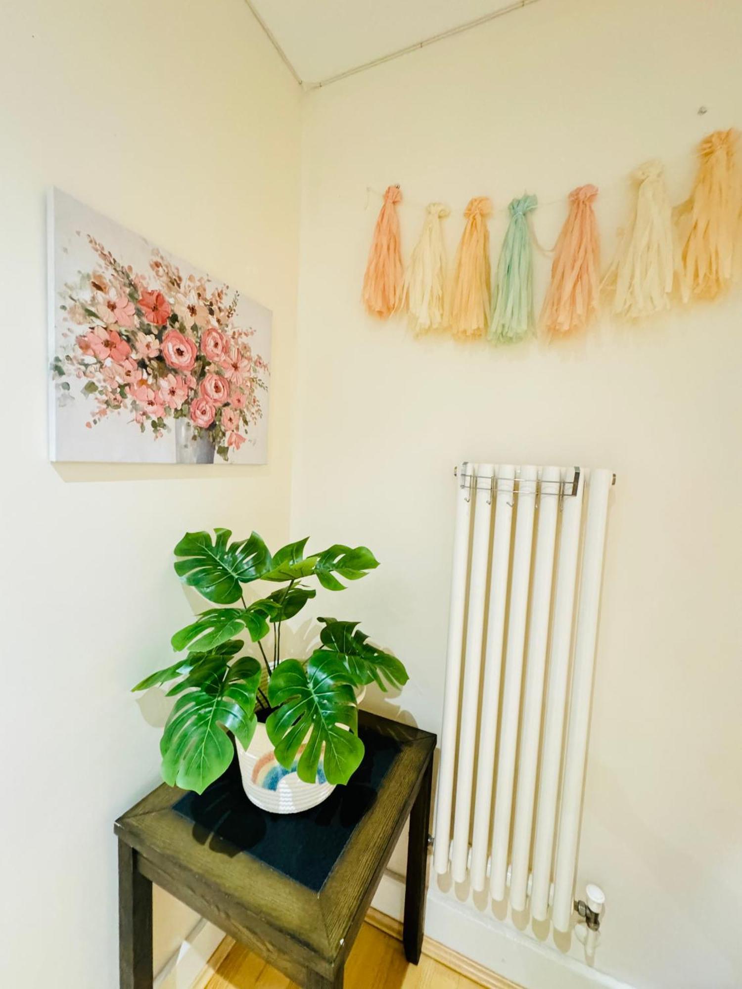 Modern 2Bed 2Bath Apartment Canary Wharf - Upto 5 Person ロンドン エクステリア 写真