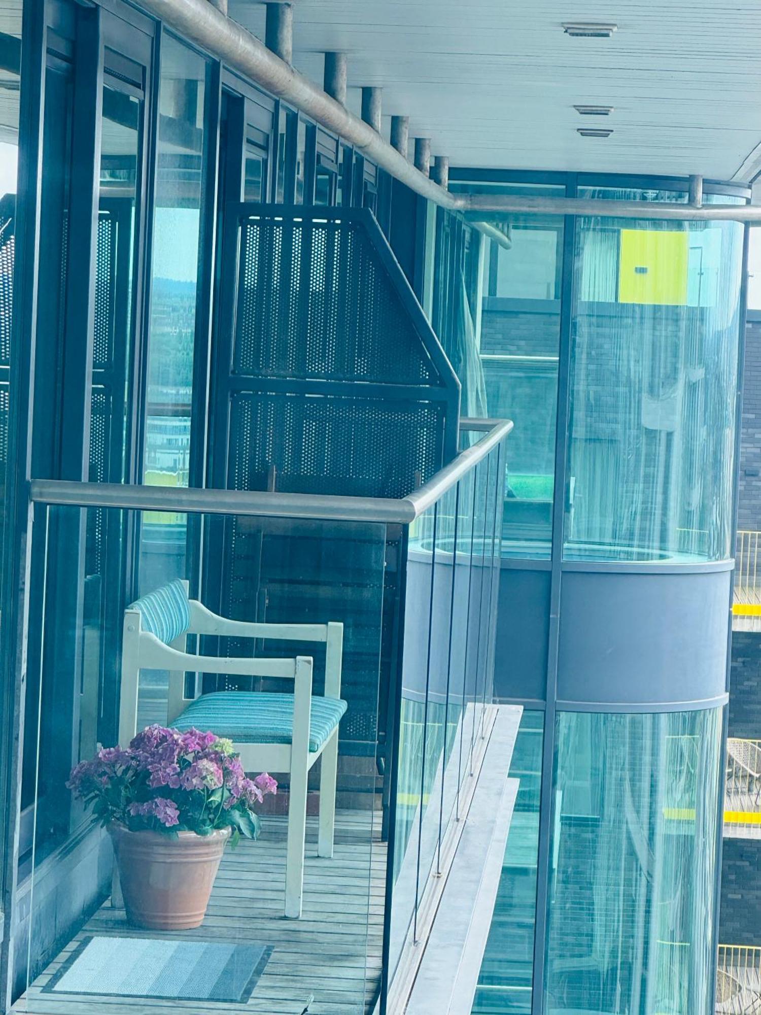 Modern 2Bed 2Bath Apartment Canary Wharf - Upto 5 Person ロンドン エクステリア 写真